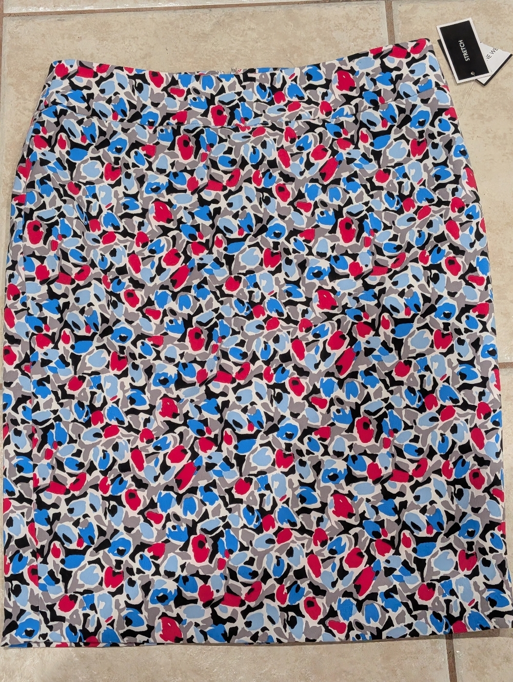 Nine West Multi-Color Abstract Print Pencil Skirt Size 6 NWT